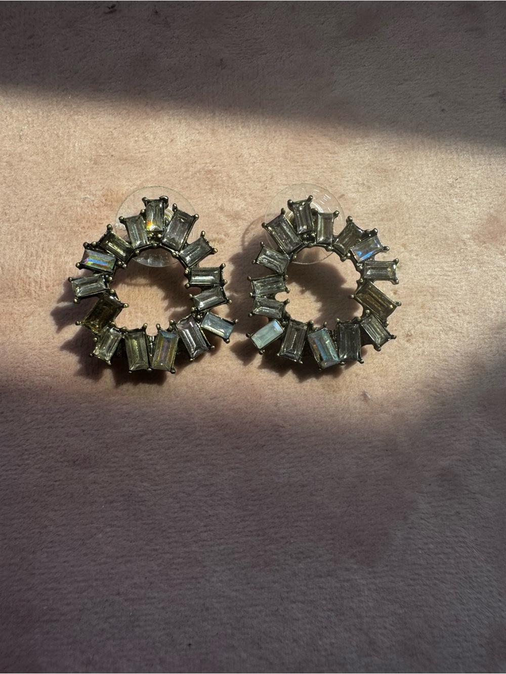 BaubleBar Iridescent Baguette oval Stud Earrings - Clear